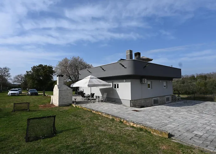 House Ivana Pula