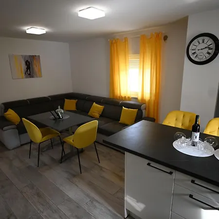 House Ivana * Πούλα
