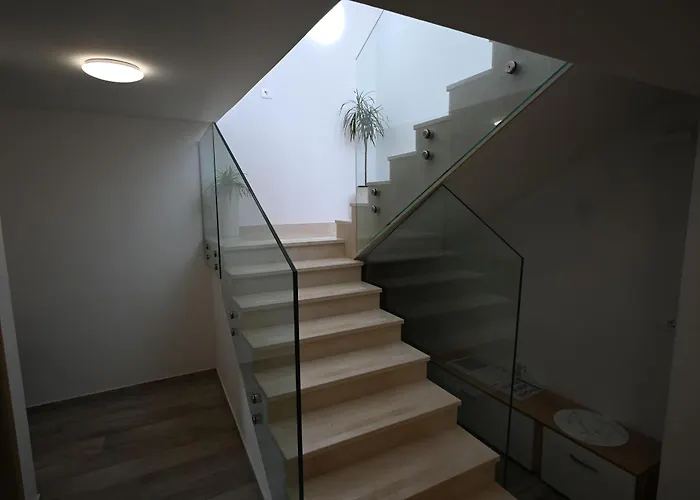 House Ivana بولا